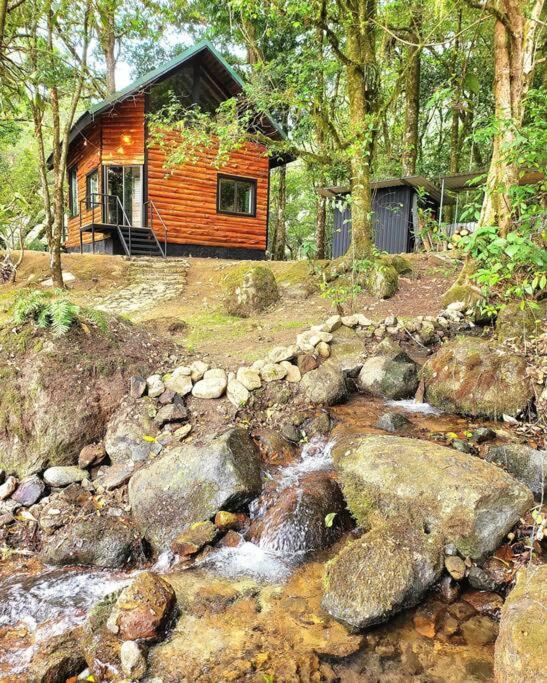 Unicorn Lodge: Direct Riverfront : Unique Experience Сан-Херардо-де-Дота Екстер'єр фото